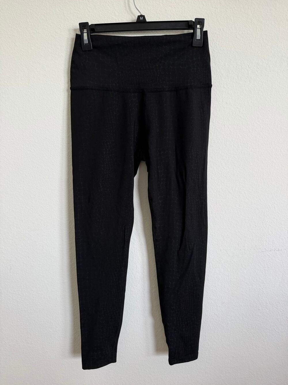 Beyond Yoga Black Snake Skin Leggings Size Medium workout pants Pilates